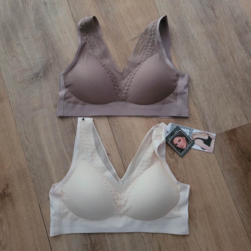 Two Daisy Fuentes Bras size medium